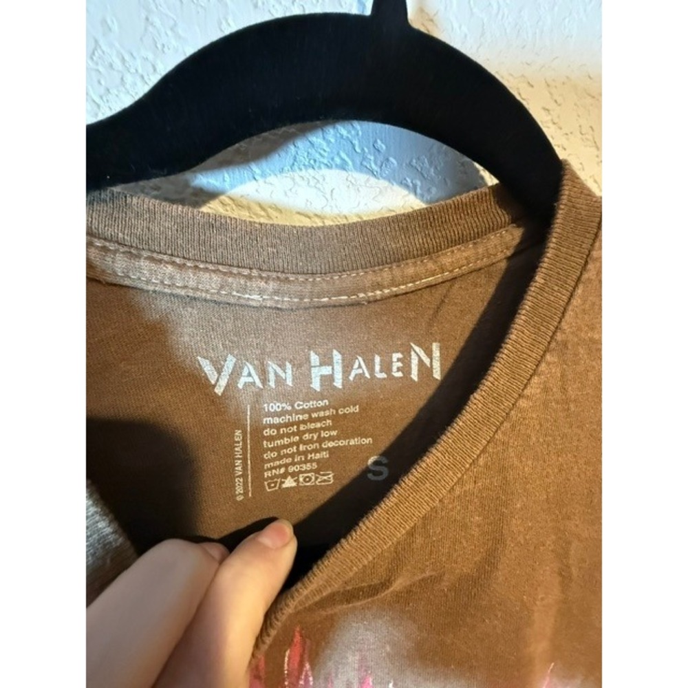 Van Halen 1979 World Tour Graphic Upcycled Tee Floral OOAK concert Festival O/S - Picture 5 of 5